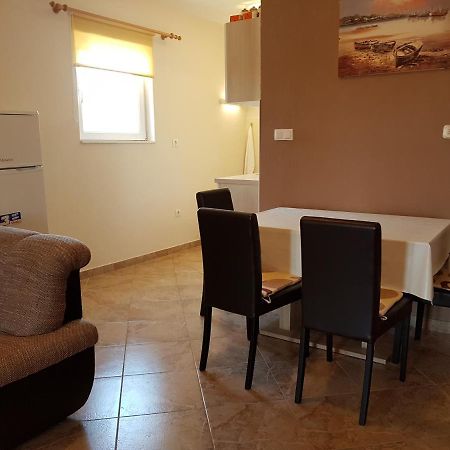 Family Friendly Seaside Apartments Kanica, Rogoznica - 12895 Экстерьер фото