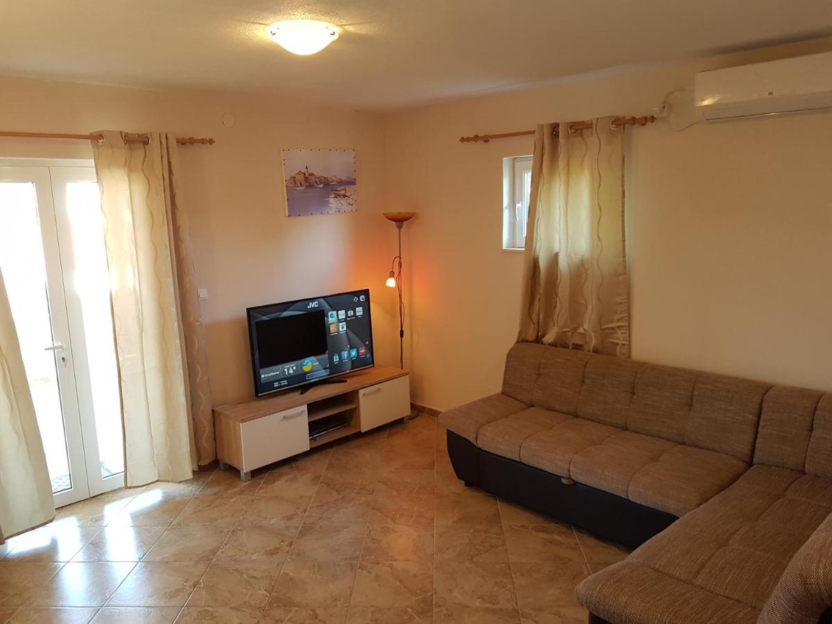 Family Friendly Seaside Apartments Kanica, Rogoznica - 12895 Экстерьер фото