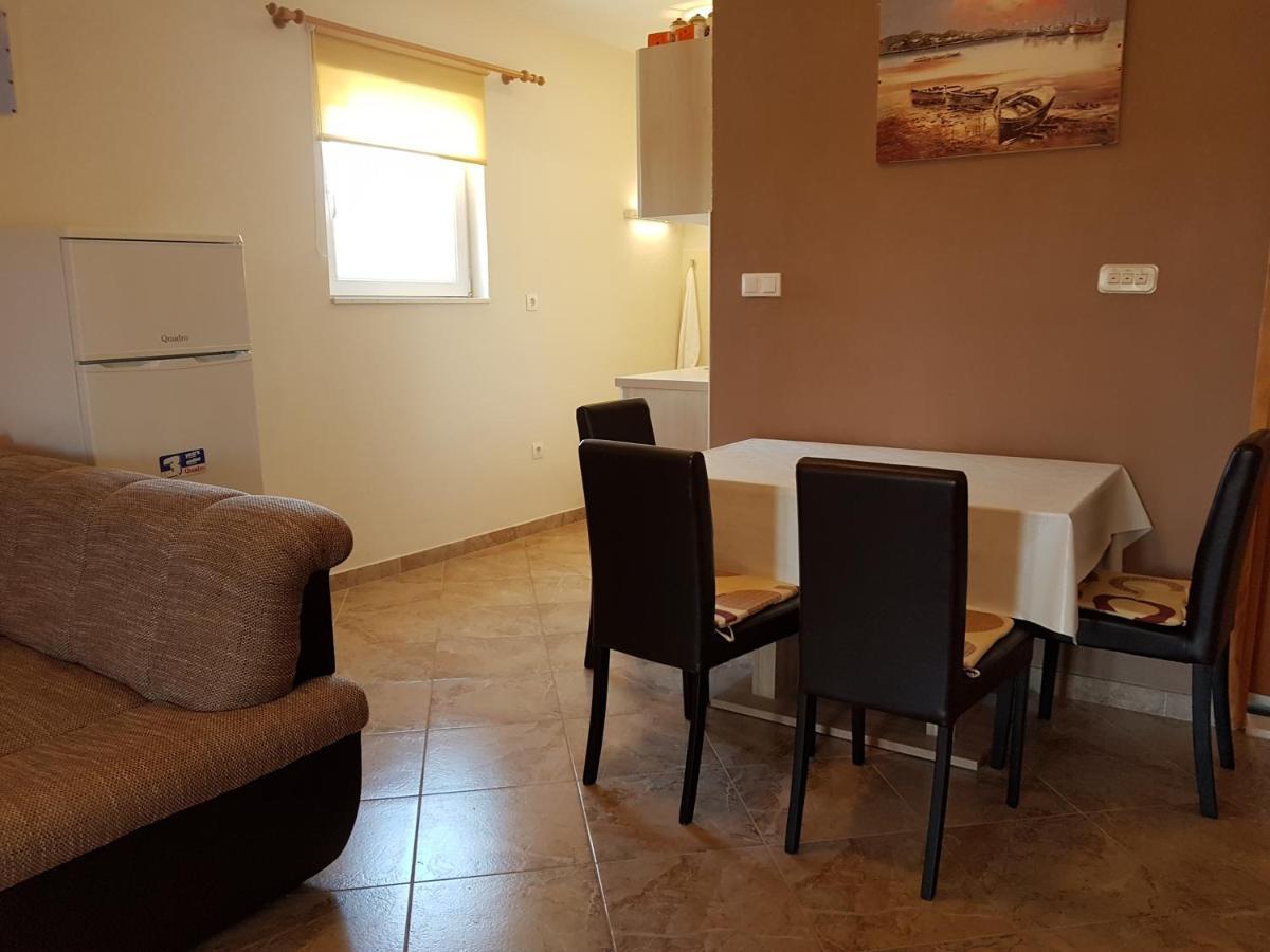 Family Friendly Seaside Apartments Kanica, Rogoznica - 12895 Экстерьер фото